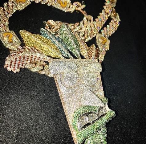 quavo crash bandicoot chain.